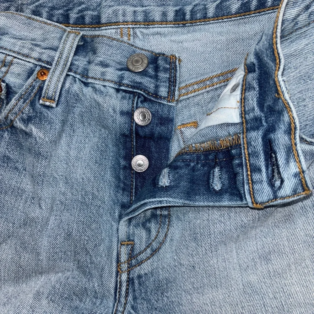 Levi Strauss 501 Denim Cut‎ Off Jean Shorts Button Fly Distressed Womens W27 - Picture 3 of 10